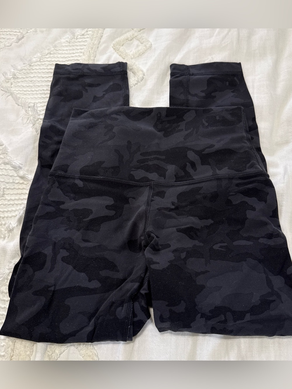 lululemon athletica cropped Camo High-Rise Leggings